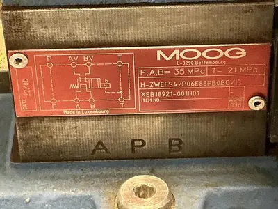 USED MOOG D633-7368
