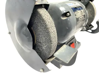 USED BENCH PRO ELECTRIC BENCH GRINDER 6" 3450RPM DAMAGED & MISSING EYE SHIELDS