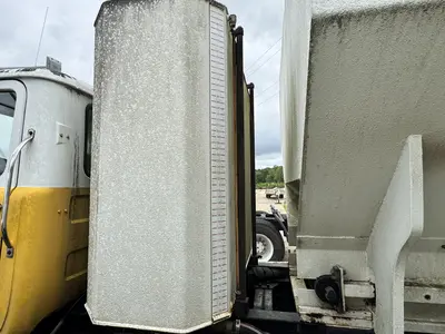 Used 1997 MACK RD690S Tanker trucks Texas US | Proxy Equipment #1426006