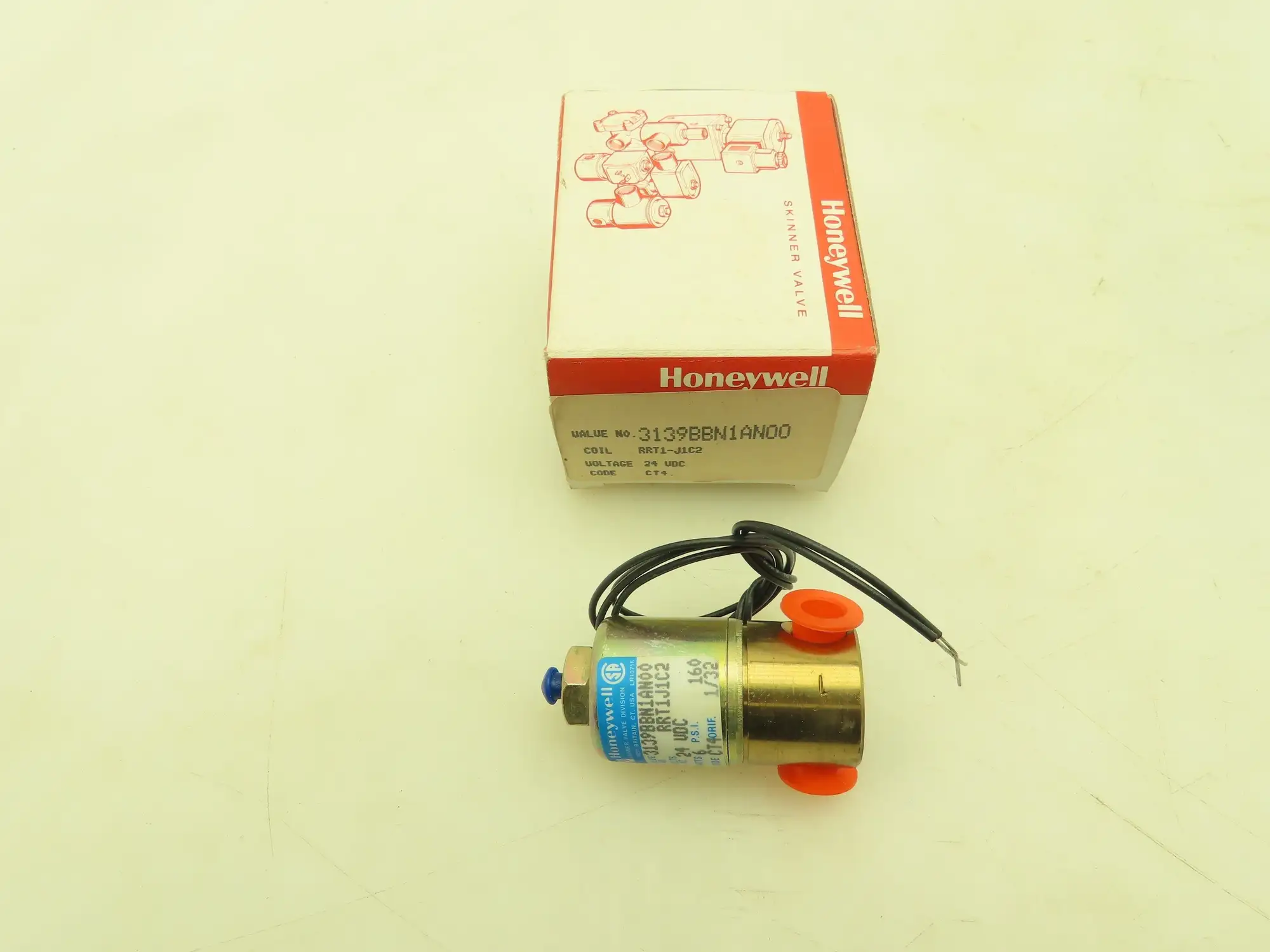 Honeywell Skinner 3139BBN1A100 Solenoid Valve 3-Way NC 24V 160 PSI 1/8" NPT