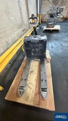 USED Crown Crown Pallet Runner, Model WP3035-45, 4500#
