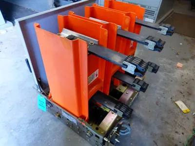 GE Powervac Switchgear w/ VB1 13.8-1000-3, 15KV, 1200A Breaker