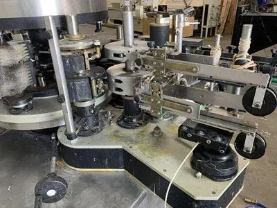C&G Front & Back Bottle Labeller