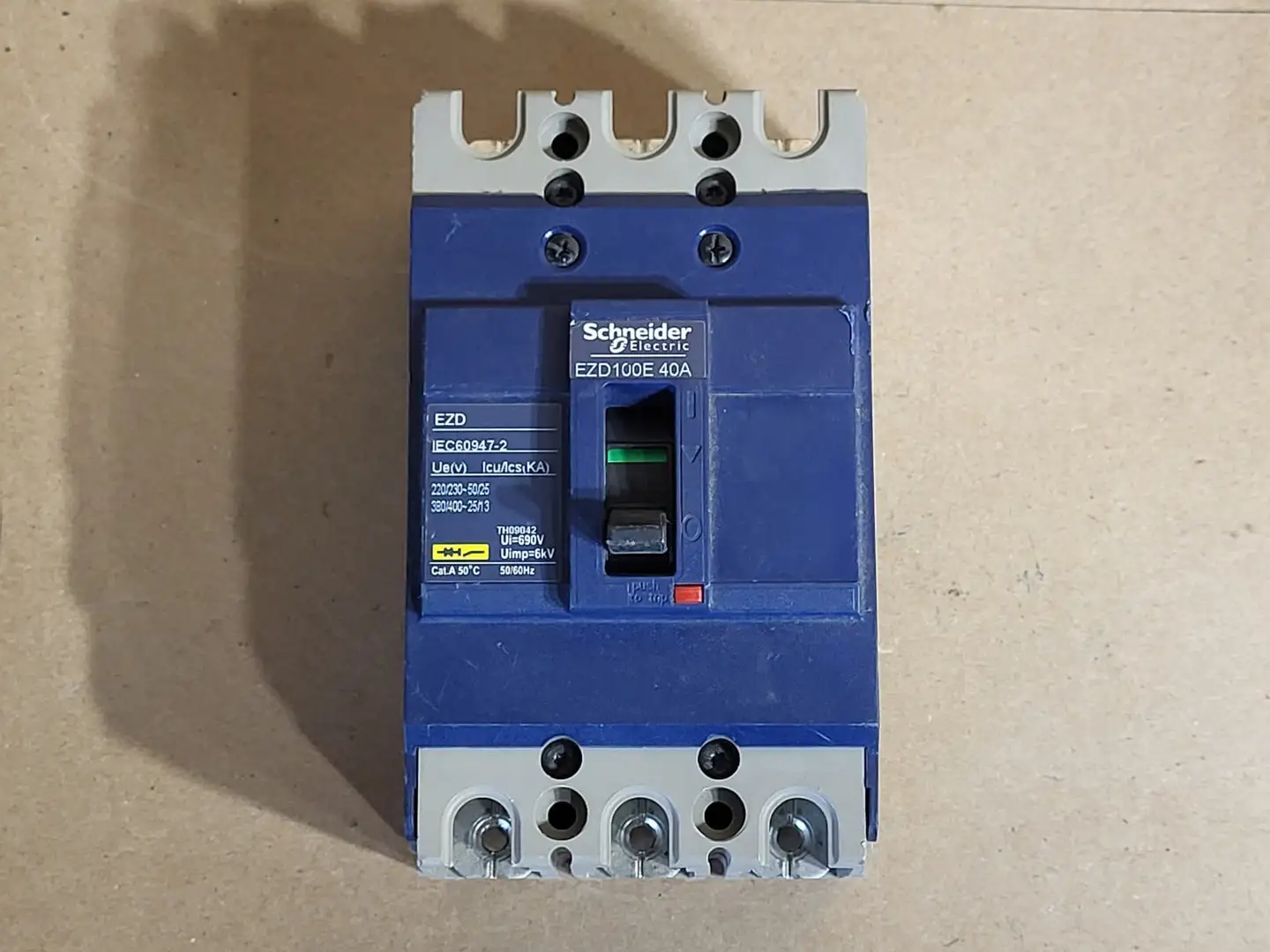 Used SCHNEIDER ELECTRIC EZD100E 40A Switchgears British Columbia CA | Lenmark #239899