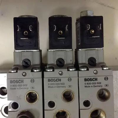 USED BOSCH 0 820 023 502 / MANIFOLD