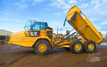 USED 2019 Caterpillar 725C2
