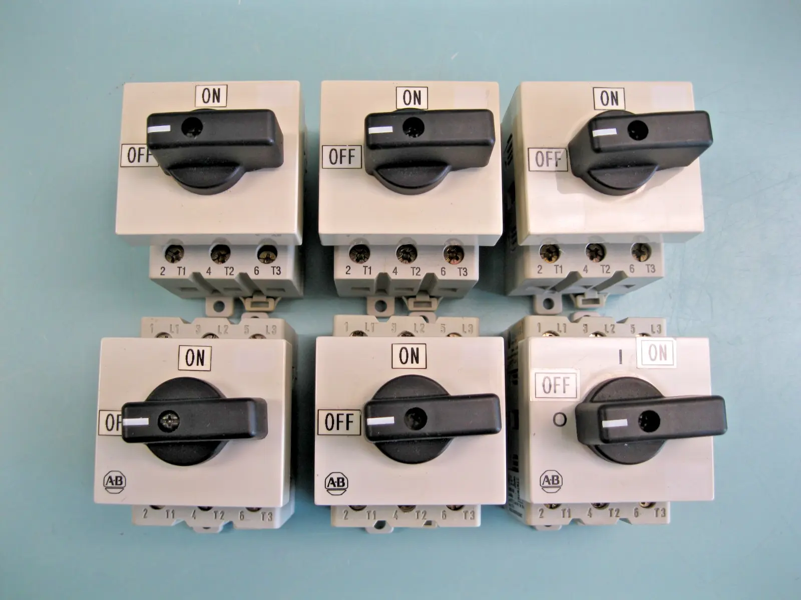 Lot (6) Allen-Bradley 194E-A32-1753-Q Ser B 32A 600 VAC Isolator Switch A2