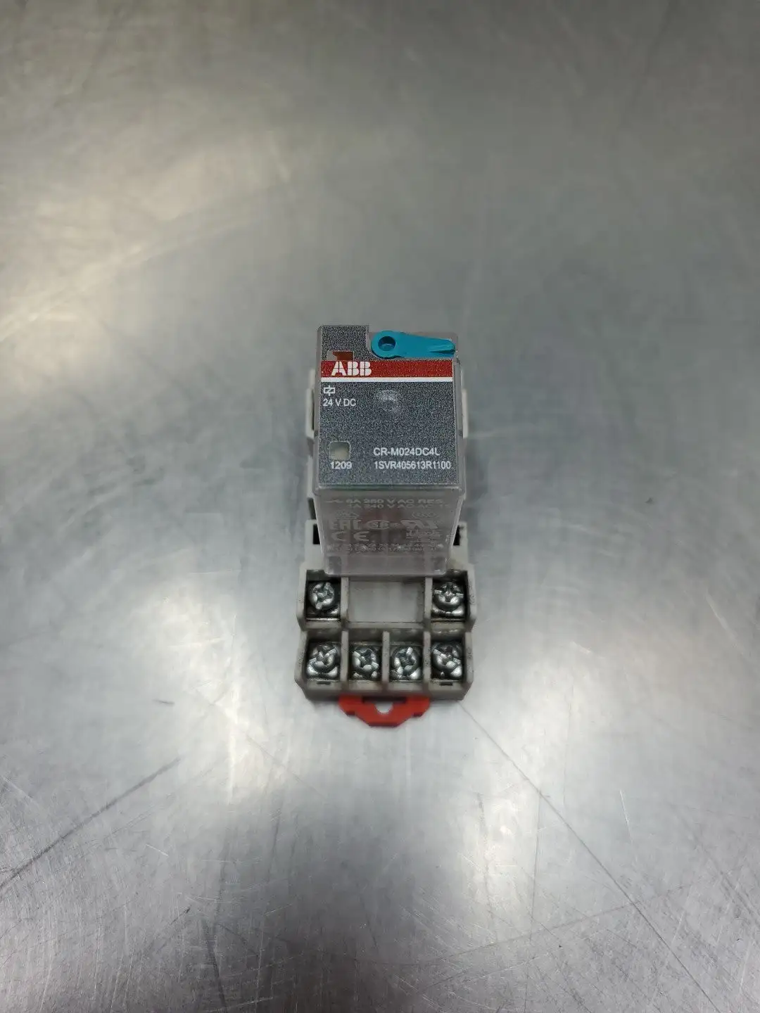 USED ABB CR-M024DC4L 24VDC Interface Relays w/Connector Base