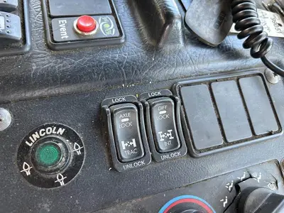 USED 2011 AUTOCAR XPEDITOR