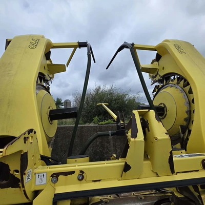JOHN DEERE 8800 chopper | Iron Listing (48)