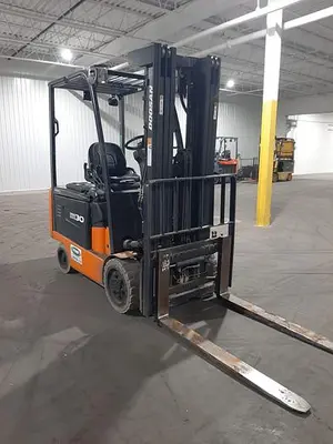 USED 2013 DOOSAN BC30S-5 – 6000 LB. FORKLIFT