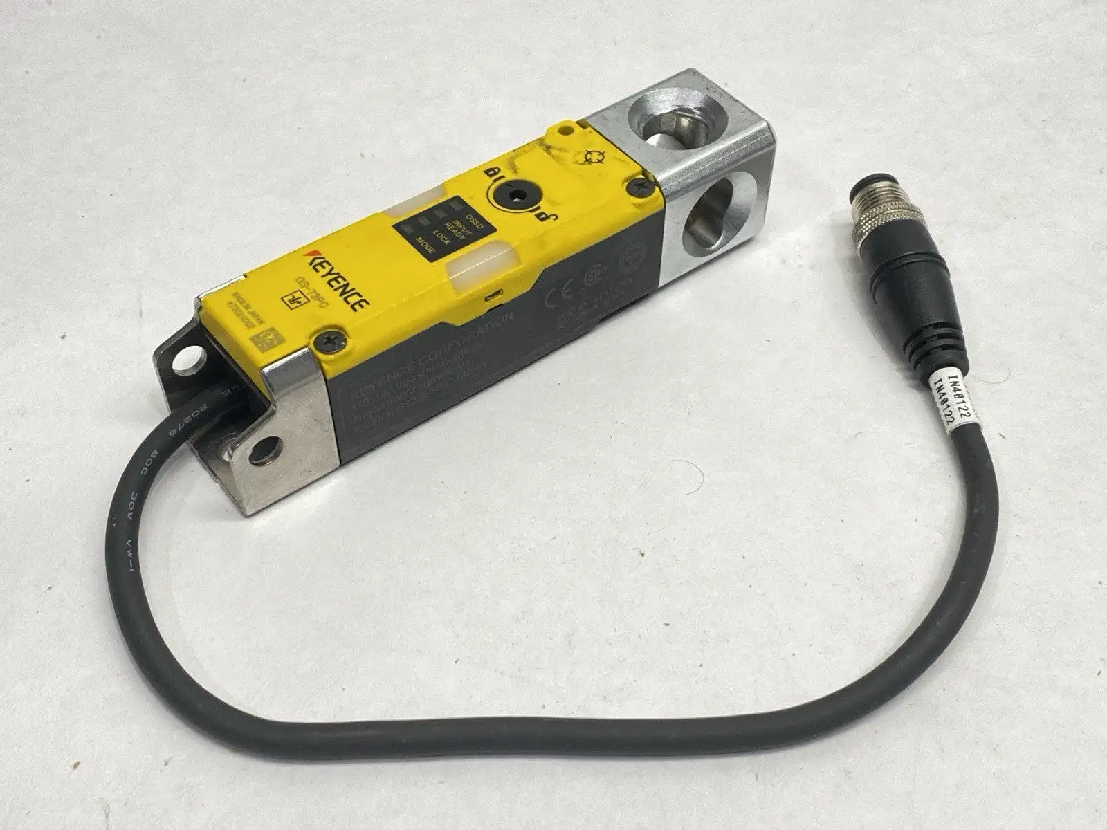 USED KEYENCE SAFETY INTERLOCK SWITCH HIGH PERFORMANCE TYPE M12
