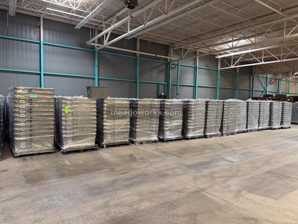 Used Plastic Totes Stack and Nest Containers Shipping Containers Illinois US | Meadoworks #1514565