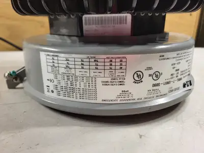 NEW CROUSE-HINDS VMVL-7-UNV1-S890