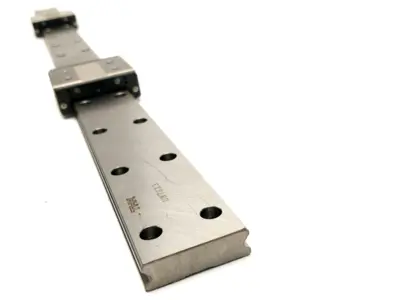 Used THK SHW21CR2QZ+680L, SHW21CR, UN7K13 Linear Guides Michigan US | Maverick Industrial Sales #1396844