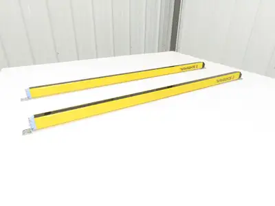 Schmersal SLC440COM-ER-0890-14 Safety Light Curtain Transmitter & Receiver Set