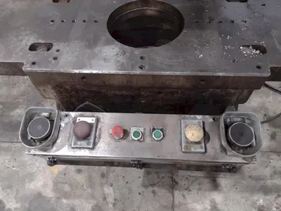 60 TON BLISS MODEL #C-60 OBI STAMPING PUNCH PRESS 8" STROKE: STOCK #23462