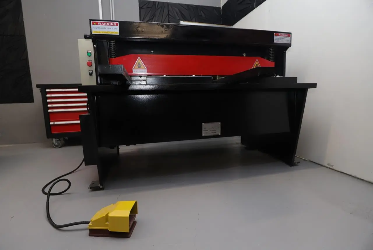USED LONGBOW MACHINERY MANUFACTURING CO., LTD. Q11-3X1300