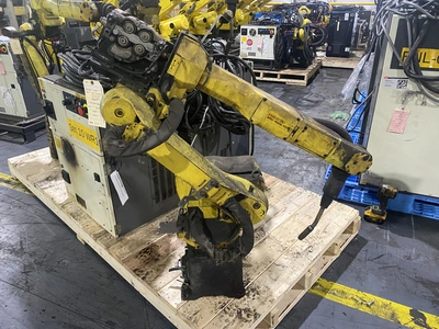 USED 2016 FANUC ArcMate 100iC/6L + R-30iB