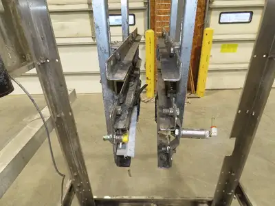 Shuttleworth Swinger Bottle Diverter Conveyor Lane Diverter
