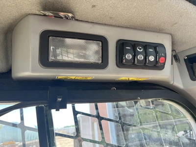 USED 2015 CAT 277D