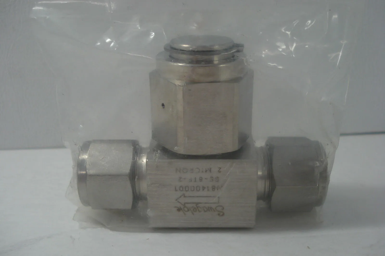 NEW SWAGELOK SS-8TF-2