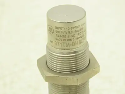 Allen Bradley 871TM-DH8CP18-N4 Inductive Proximity Switch 10-30VDC 18mm OD Ser A