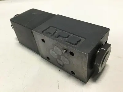 USED VICKERS DG4V-3-2A-M-U-H7-60