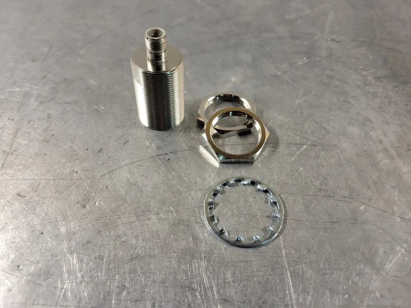 USED OMRON E2E-X10F1-M1