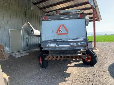 USED 1976 GLEANER MODEL L