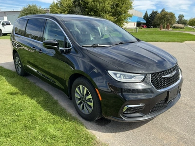 Used 2024 CHRYSLER PACIFICA HYBRID Vans Michigan US | Miedema Asset Management Group #1461350