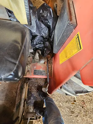 1988 Case International 585 tractor with loader | Iron Listing (50)