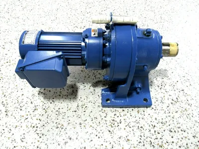 NEW SUMITOMO CHHM05-6135DCYA-B-493 GEARMOTOR 493:1 1/2HP CHHM056135DCYAB493