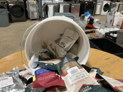 Used MIXED LOT OF BREWERS SPICES, HERBS, AND FRUIT FLAVORING PACKETS Brewing Equipment Michigan US | Miedema Asset Management Group #1768153