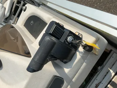 1998 Manitou Unknown 20' Pontoon Boat