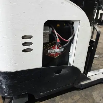 USED 2018 CROWN RR5725-45