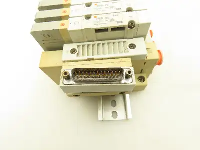 SMC SV2100-5FU Pneumatic 3-Station Manifold 5/2 Solenoid Valves 24VDC