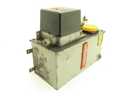 SKF MKU12-BW6-Type Lubrication Pump Machine Oiler 6L Tank ~0.1 L/Min 200V