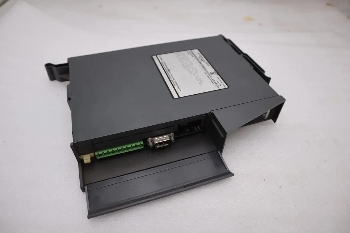 FIVES GIDDINGS & LEWIS 502-03794-40R1 PIC900 PROGRAMMABLE INDUSTRIAL COMPUTER