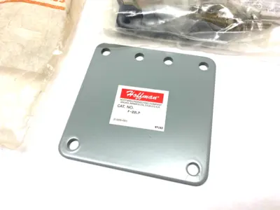USED HOFFMAN NVENT LAY-IN CLOSURE PLATE, 2.50 X 2.50", GRAY STEEL