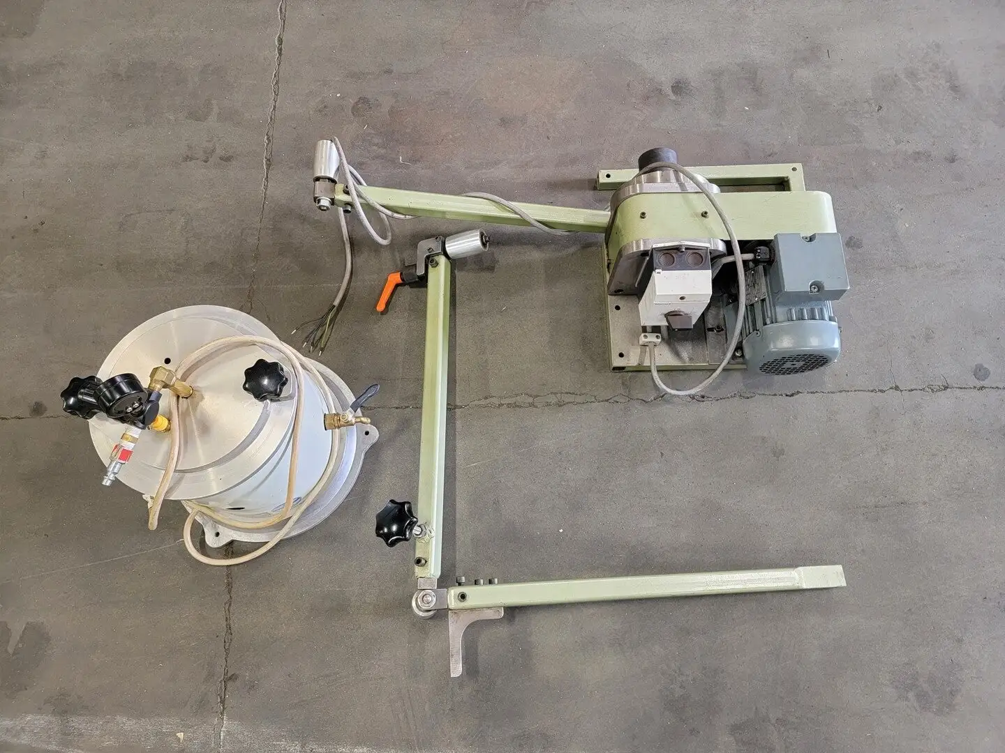 USED W & W CO. INC. 0590