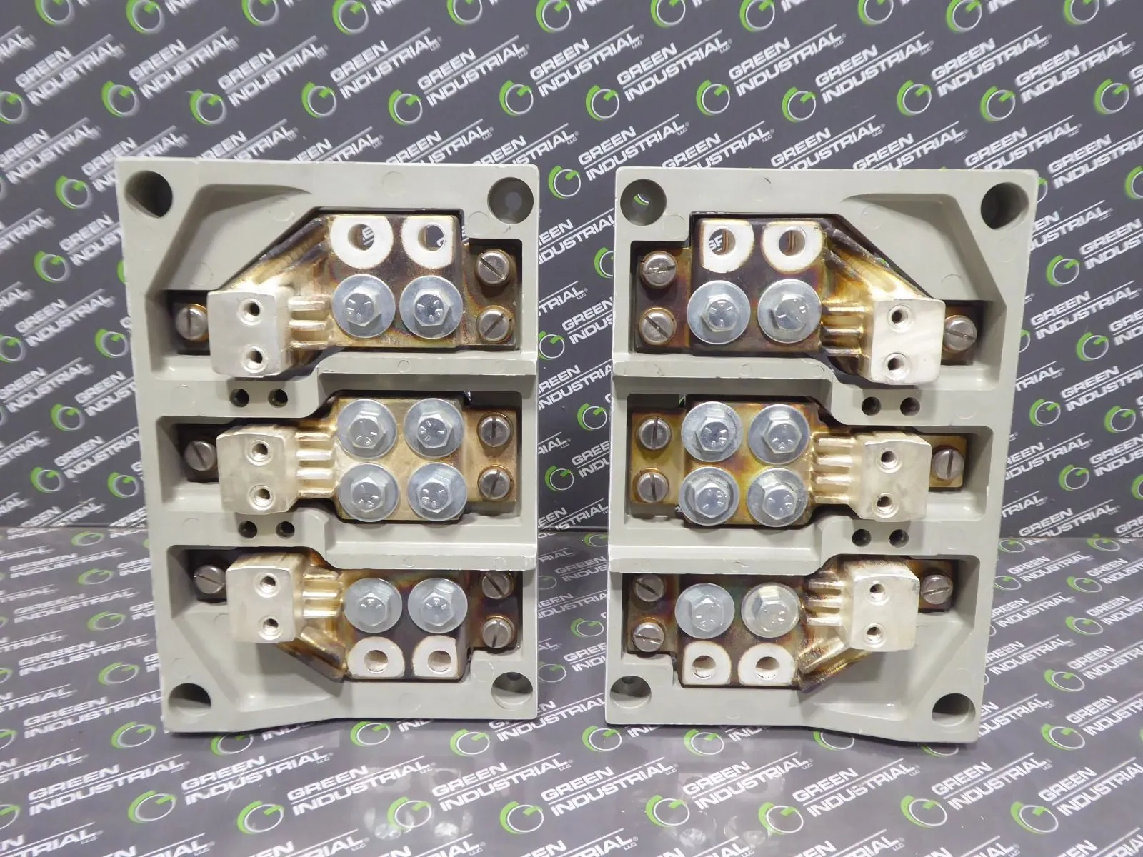 Siemens MBR9302 Mounting Block Base for PD/RD Frame Breakers 1600-2000A TWO Used