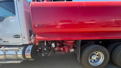 USED 2024 Kenworth T880 WT