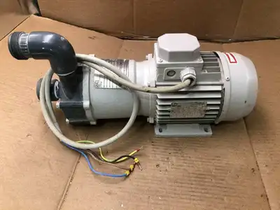 IWAKI MD-100RM 1″ PP Magnetic Drive Pump 100LPM (26.4GPM) 0.31kW 2800RPM 400V