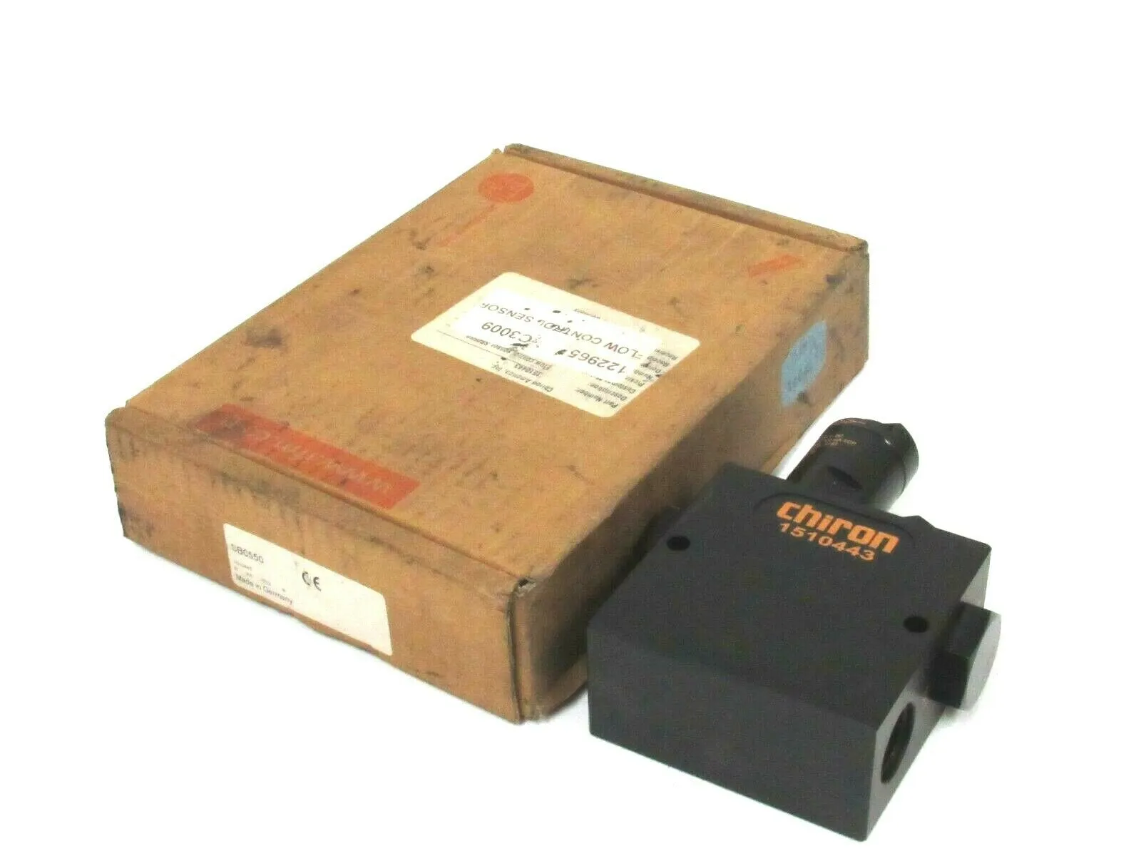 NEW IFM CHIRON 1510443 SB0550 FLOW SENSOR