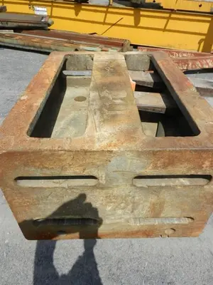 USED CLAMPING TABLE 800 X 400 X 600 MM