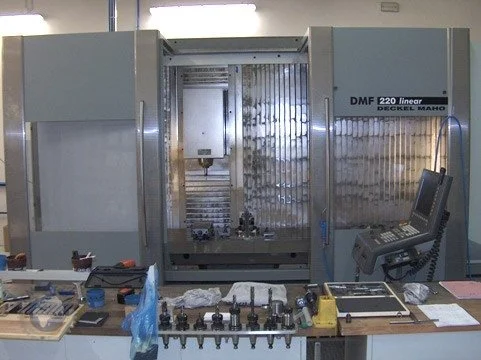 Used 2003 DECKEL - MAHO DMF 220 LINEAR Vertical Machining Centers SK | F.M.T. Group s.r.o. #1284014