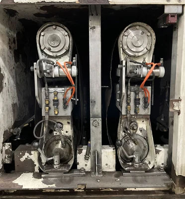 Pre-owned TIMESAVERS, ABRASIVE BELT DEBURRING/ FINISHING MACHINE MODEL: LYNX 19MWT-DDDD-60
