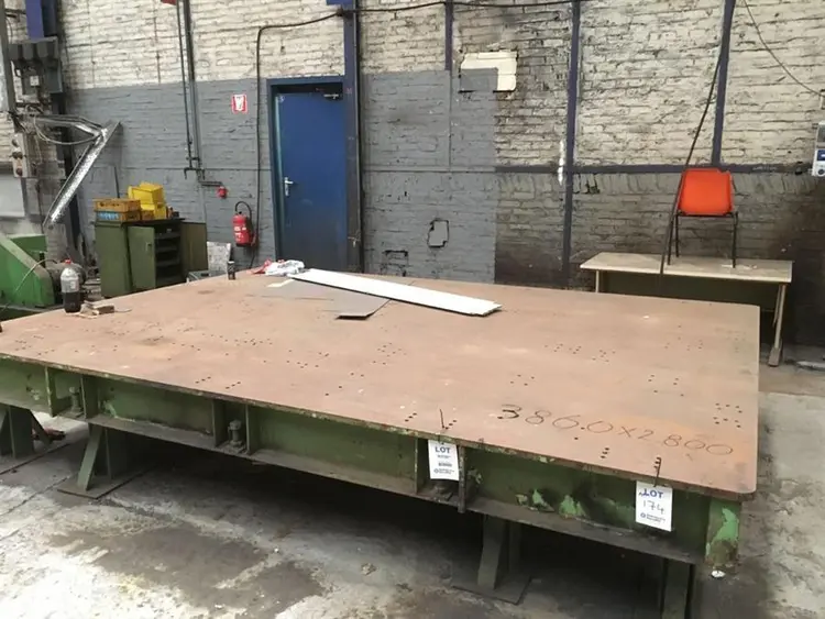 Used CLAMPING TABLE 3860 X 2800 MM Tables, Floor & Layout Plates BE | Apt International N.V #366589