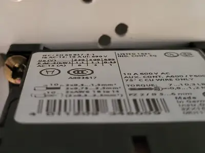 USED SIEMENS 3RH1122-1AK60